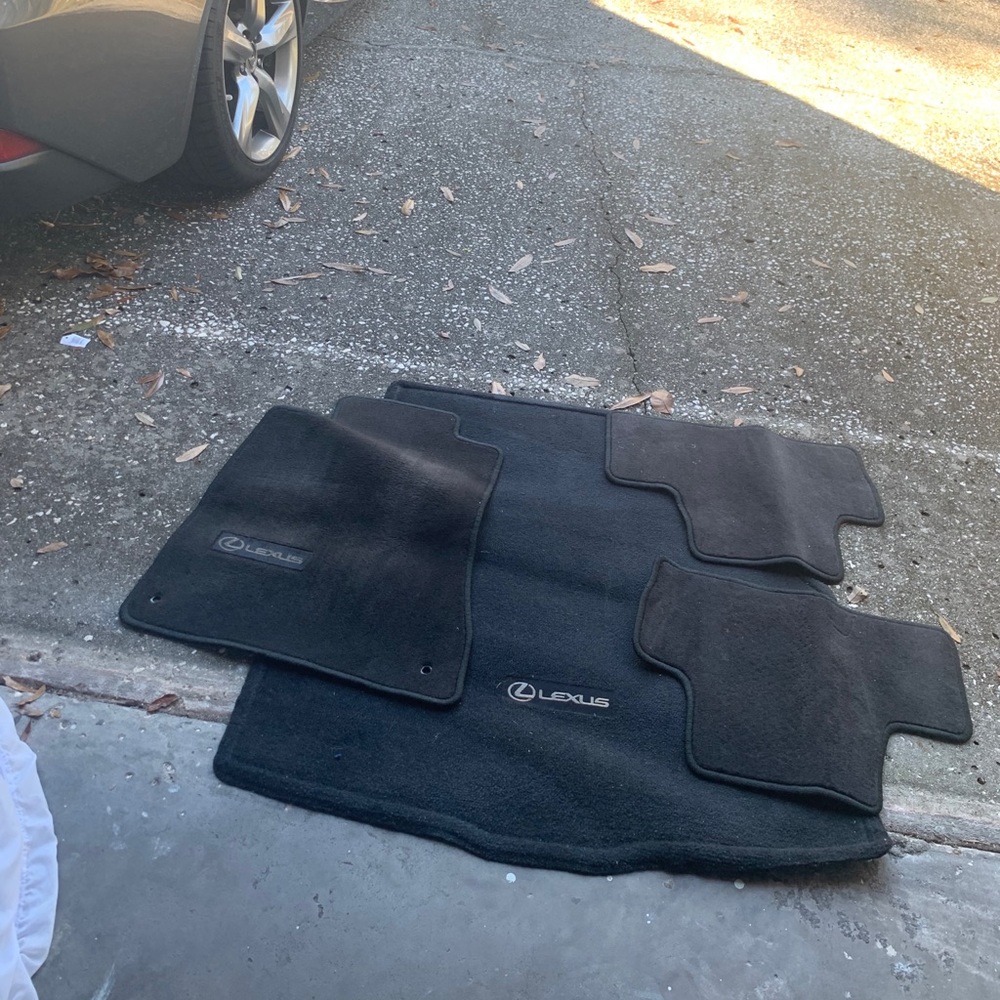 Car floor Mats — Lexus is250